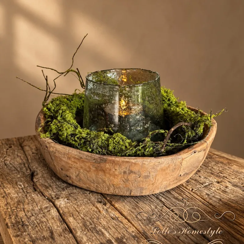 Complete decoratieset met oude houten schaal, bubbelglas windlicht en mos tak Korte omschrijving