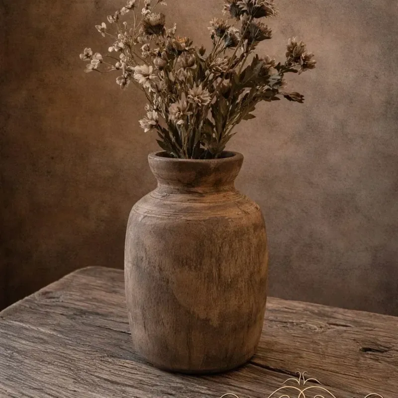 Oude Nepalese Houten Pot 1