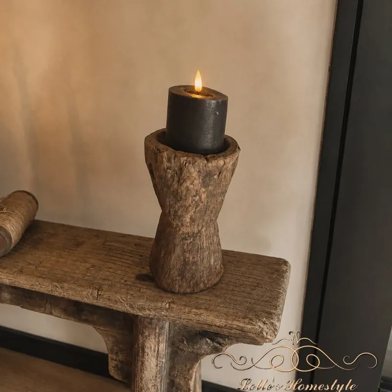 Robuuste houten kandelaar