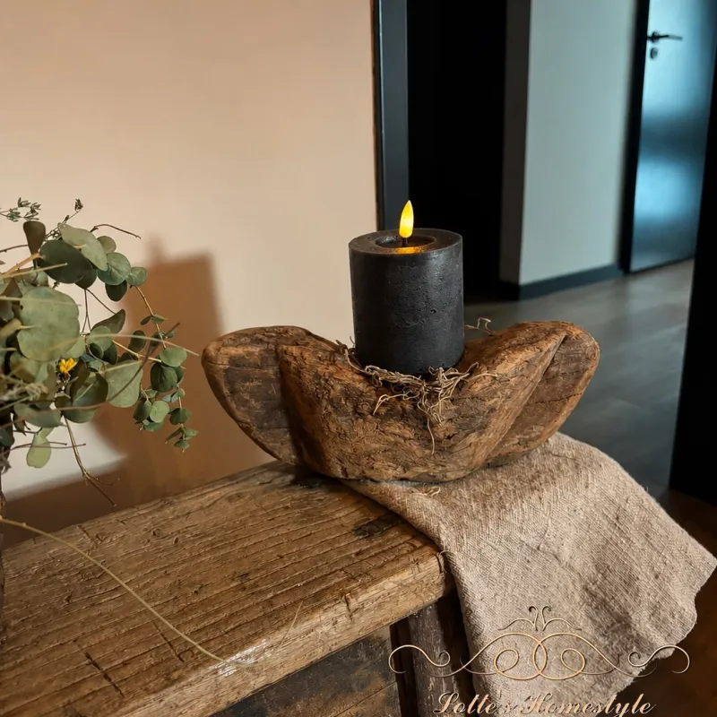 Unieke houten kaarsenhouder 10