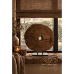 Oud houten wiel op standaard 1